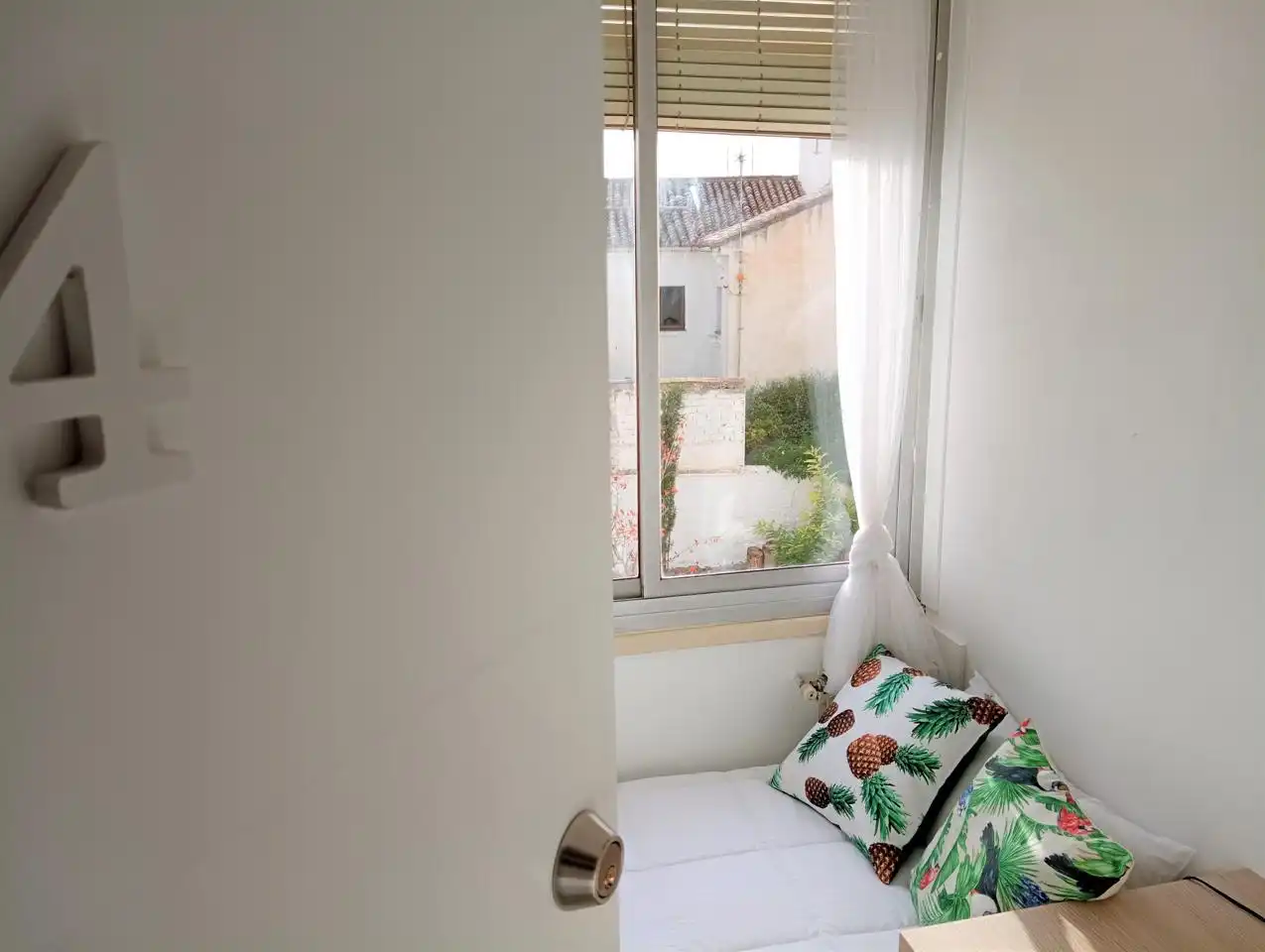 Balcony of Ground floor for share in Granada  with Heating, Terrace and Storage room