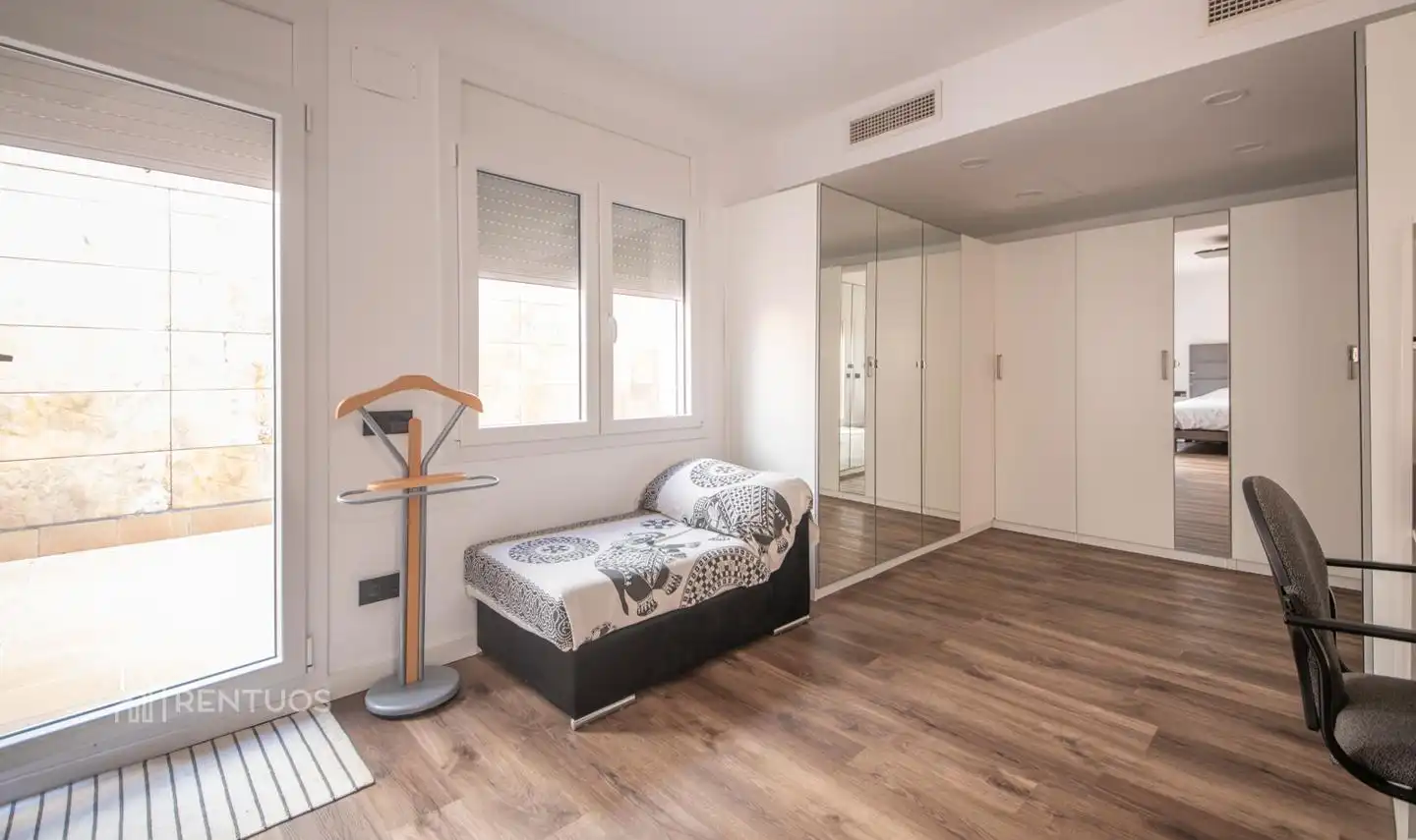 Habitación de Piso en venta en Molins de Rei con Aire acondicionado, Parquet y Terraza
