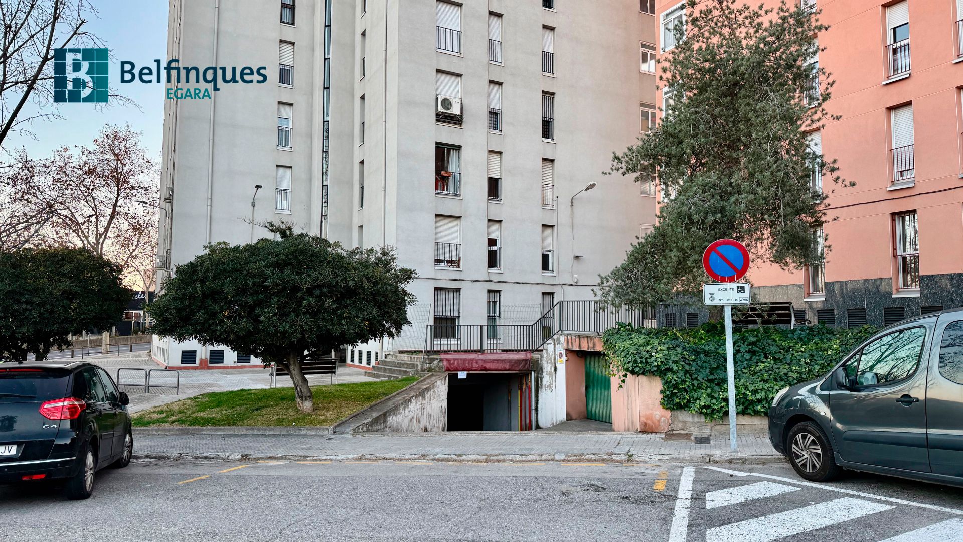 Vista exterior de Garatge en venda en Terrassa