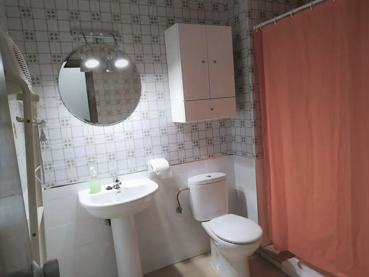 Baño de Piso de alquiler en Plasencia con Terraza, Amueblado y Balcón