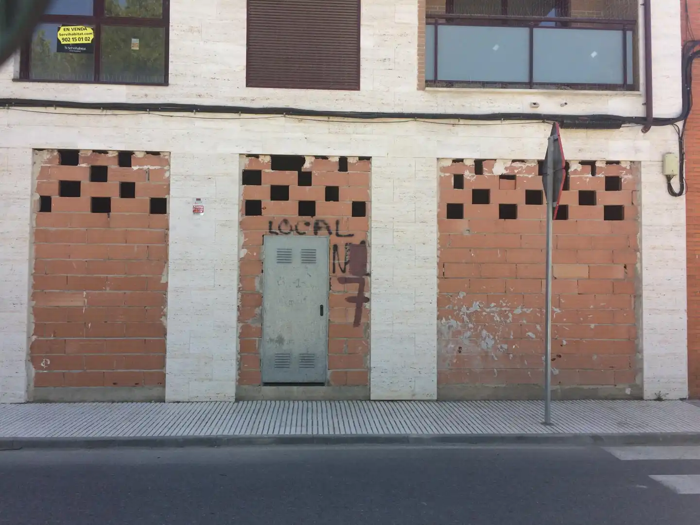 Vista exterior de Local de alquiler en Benavent de Segrià