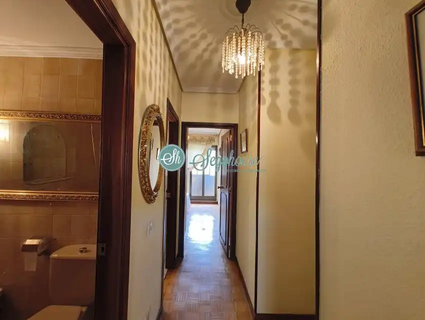 Wohnung zum Verkauf in Segovia mit Heizung, Parkett und Terrasse