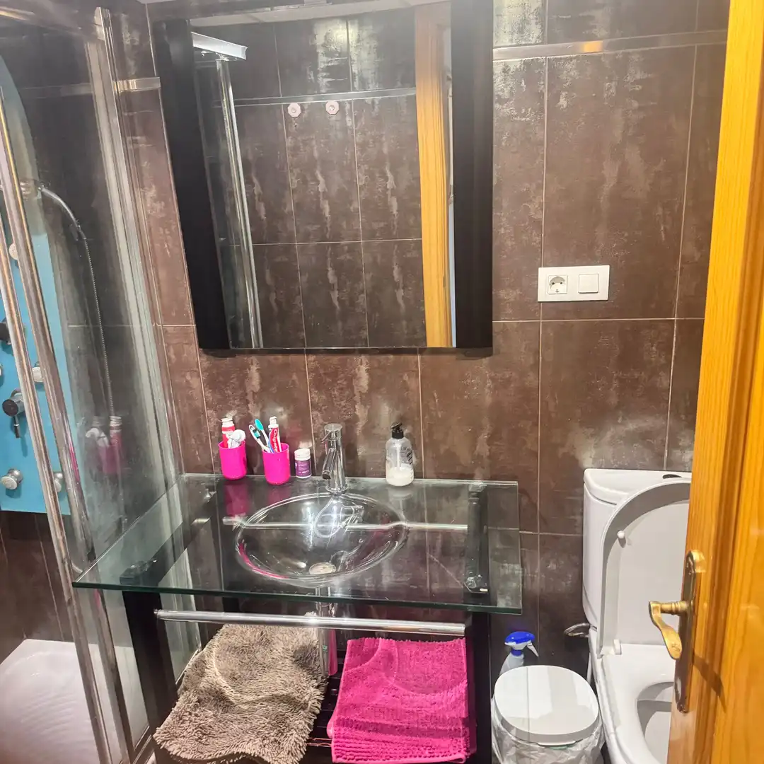 Badezimmer von Wohnung zur Miete in Albolote mit Klimaanlage, Heizung und Parkett