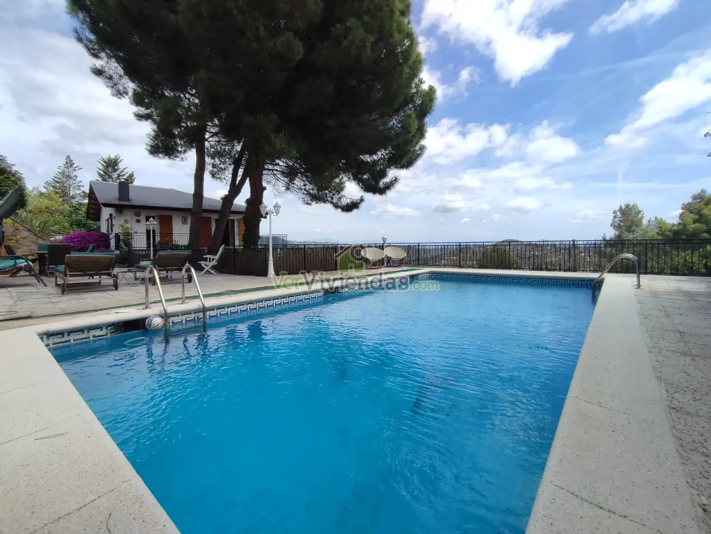 Piscina de Casa o chalet en venta en Vallirana con Calefacción, Jardín privado y Terraza