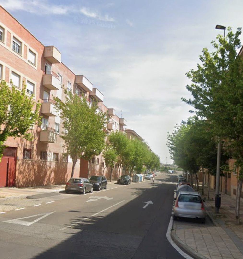 Exterior view of Apartment for sale in Salamanca Capital  with Air Conditioner and Heating