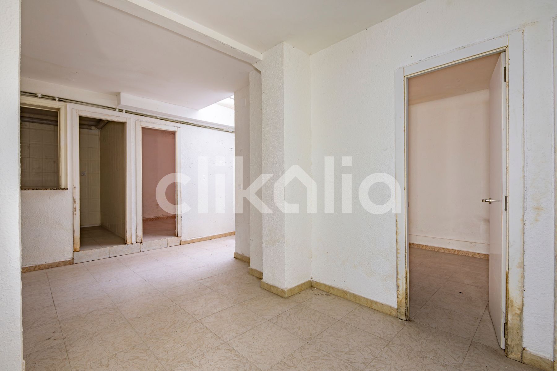 Flat for sale in  Barcelona Capital  with Storage room