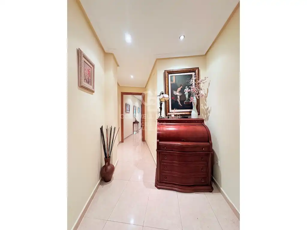 Piso en venta en Valencia con Aire acondicionado, Terraza y Amueblado