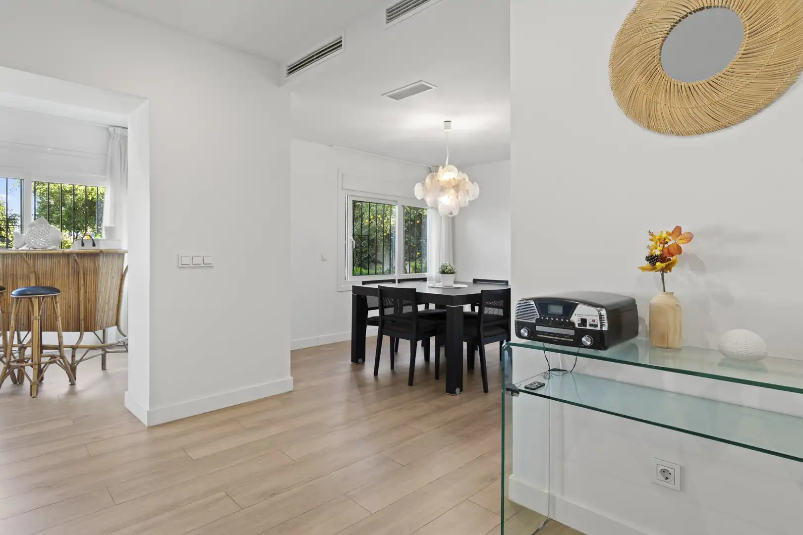 Comedor de Casa o chalet en venta en Marbella con Aire acondicionado, Calefacción y Jardín privado