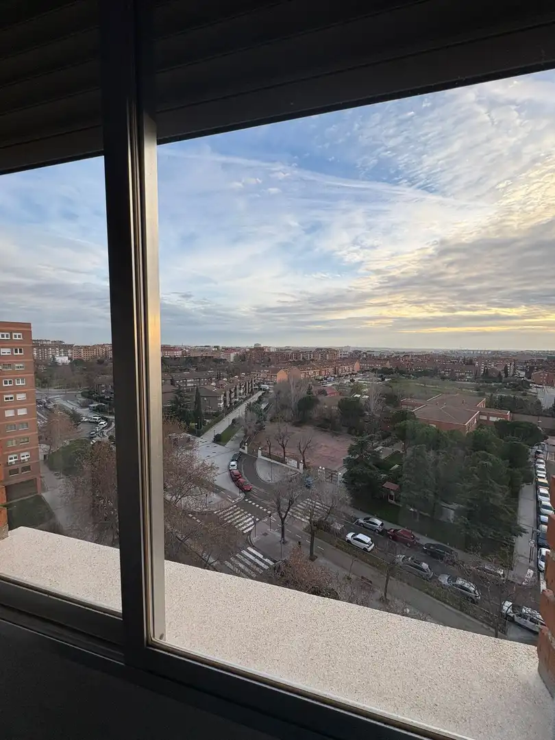 Vista exterior de Piso en venta en Alcorcón con Aire acondicionado
