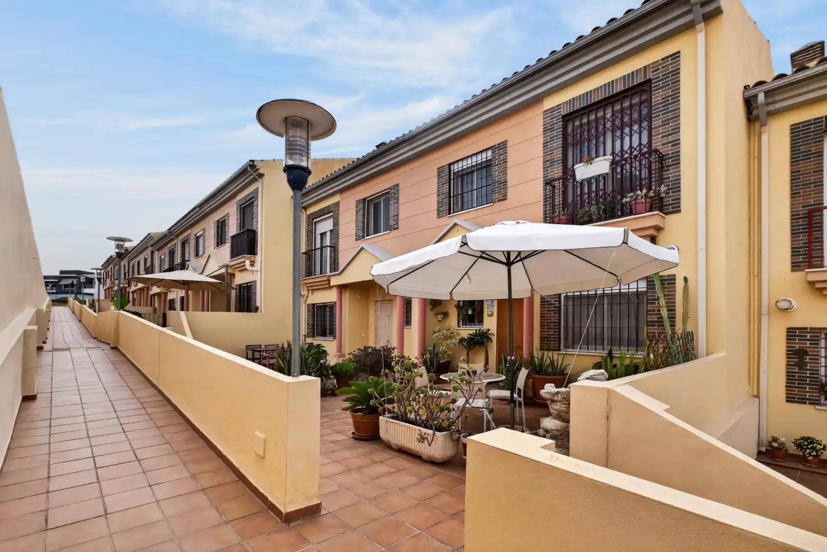 Adosado con piscina en venta en Capellanía - Retamar, imagen 2