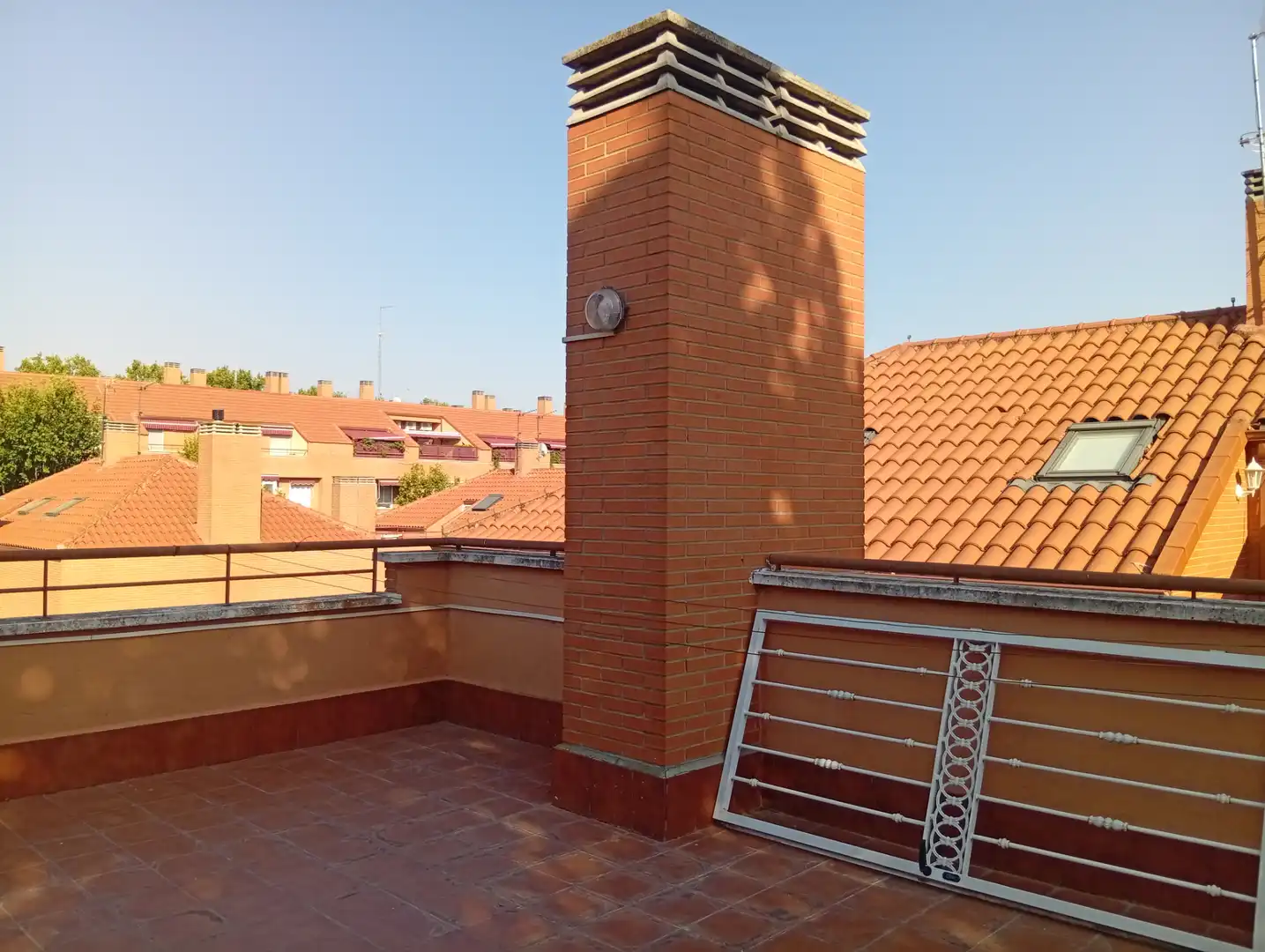 Terrassa de Casa adosada en venda en Daganzo de Arriba amb Aire condicionat, Calefacció i Jardí privat