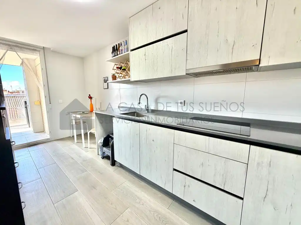 Piso en venta en Calle Azorin, El Mercado - Plaza de Toros