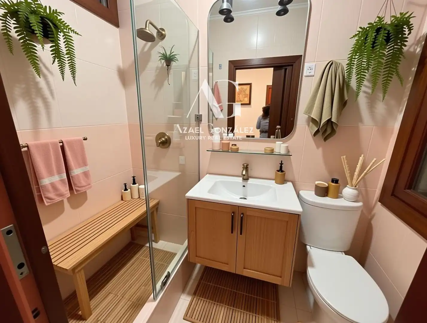 Bathroom of Flat for sale in Santander  with Storage room and Furnished