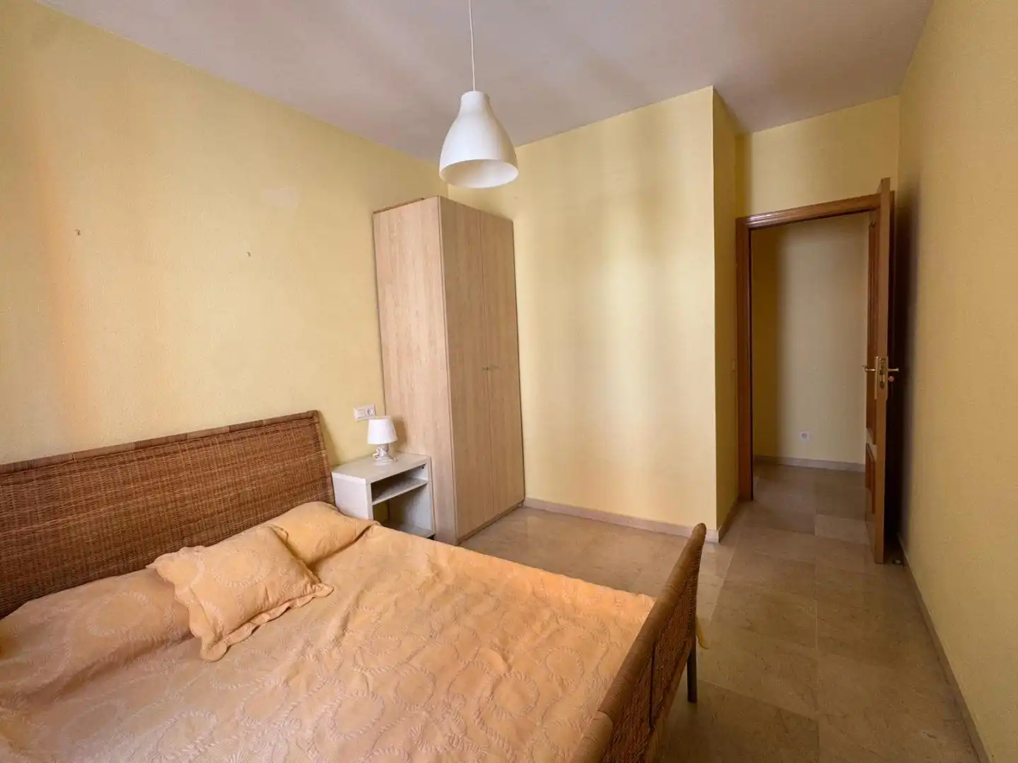 Habitación de Piso en venta en Sevilla con Aire acondicionado, Calefacción y Amueblado