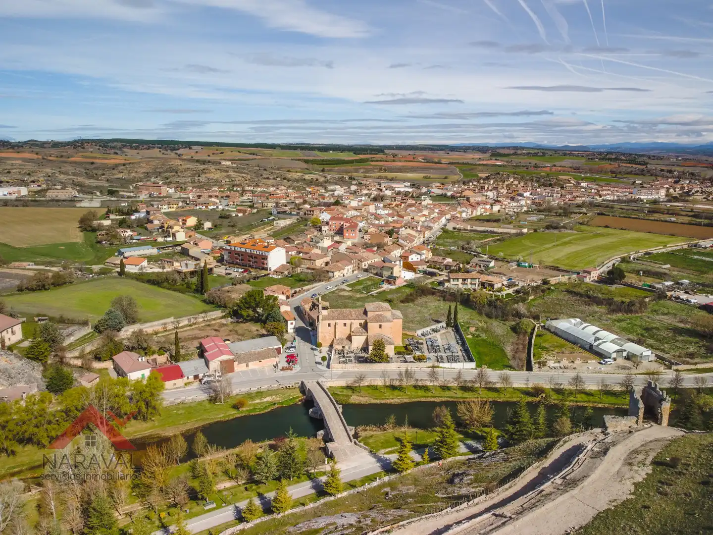 Vista exterior de Casa o xalet en venda en Burgo de Osma - Ciudad de Osma amb Calefacció, Jardí privat i Terrassa