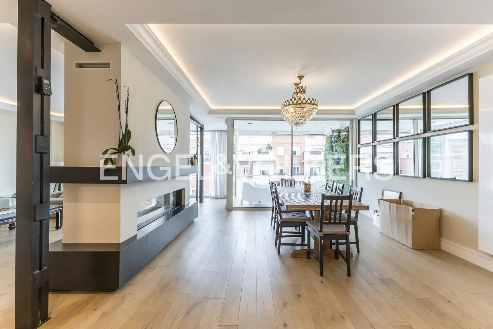 Flat with terrace to rent in Diego de León, imagen 2