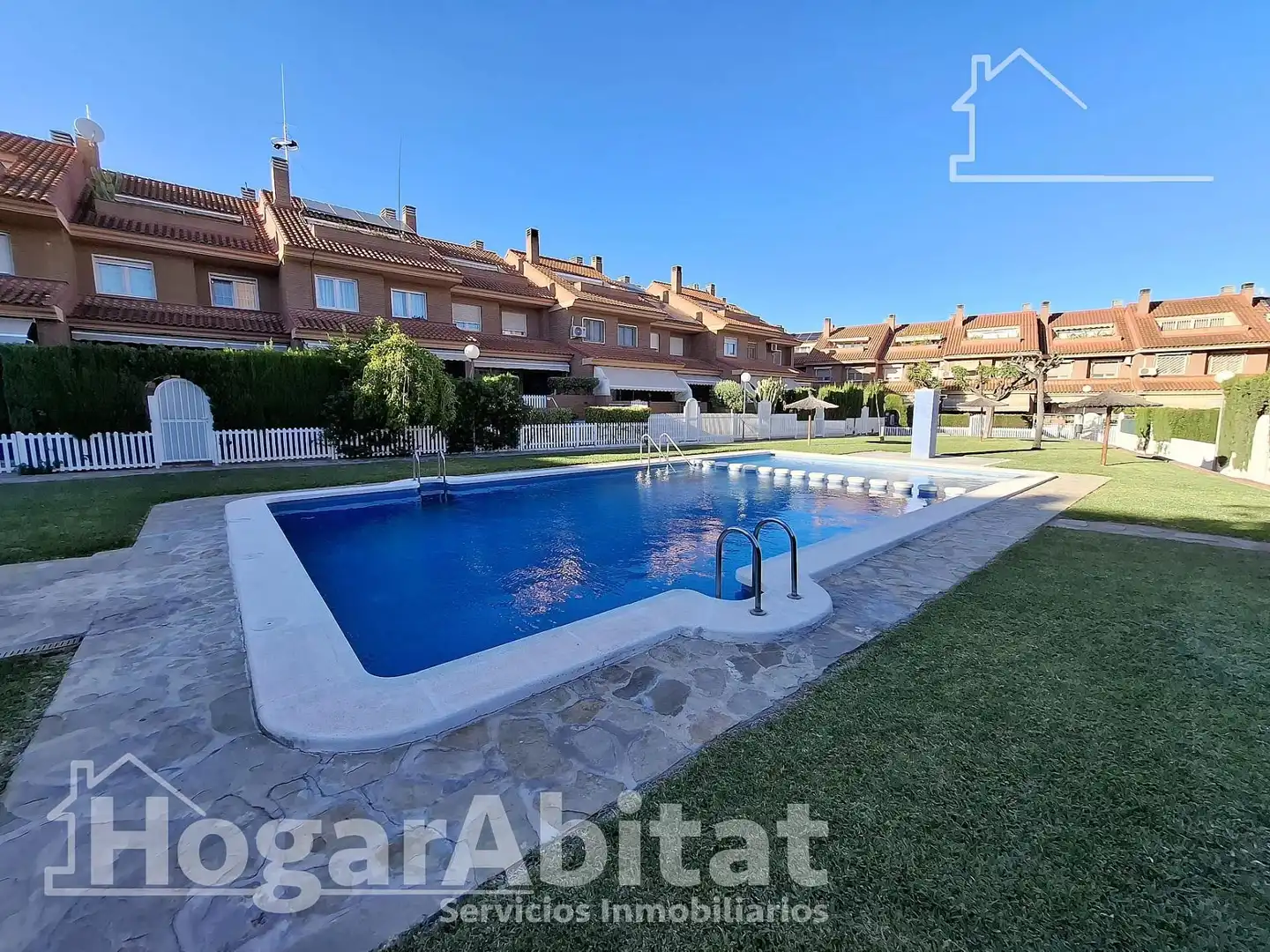 Jardín de Casa adosada en venta en Alicante / Alacant con Aire acondicionado, Calefacción y Jardín privado