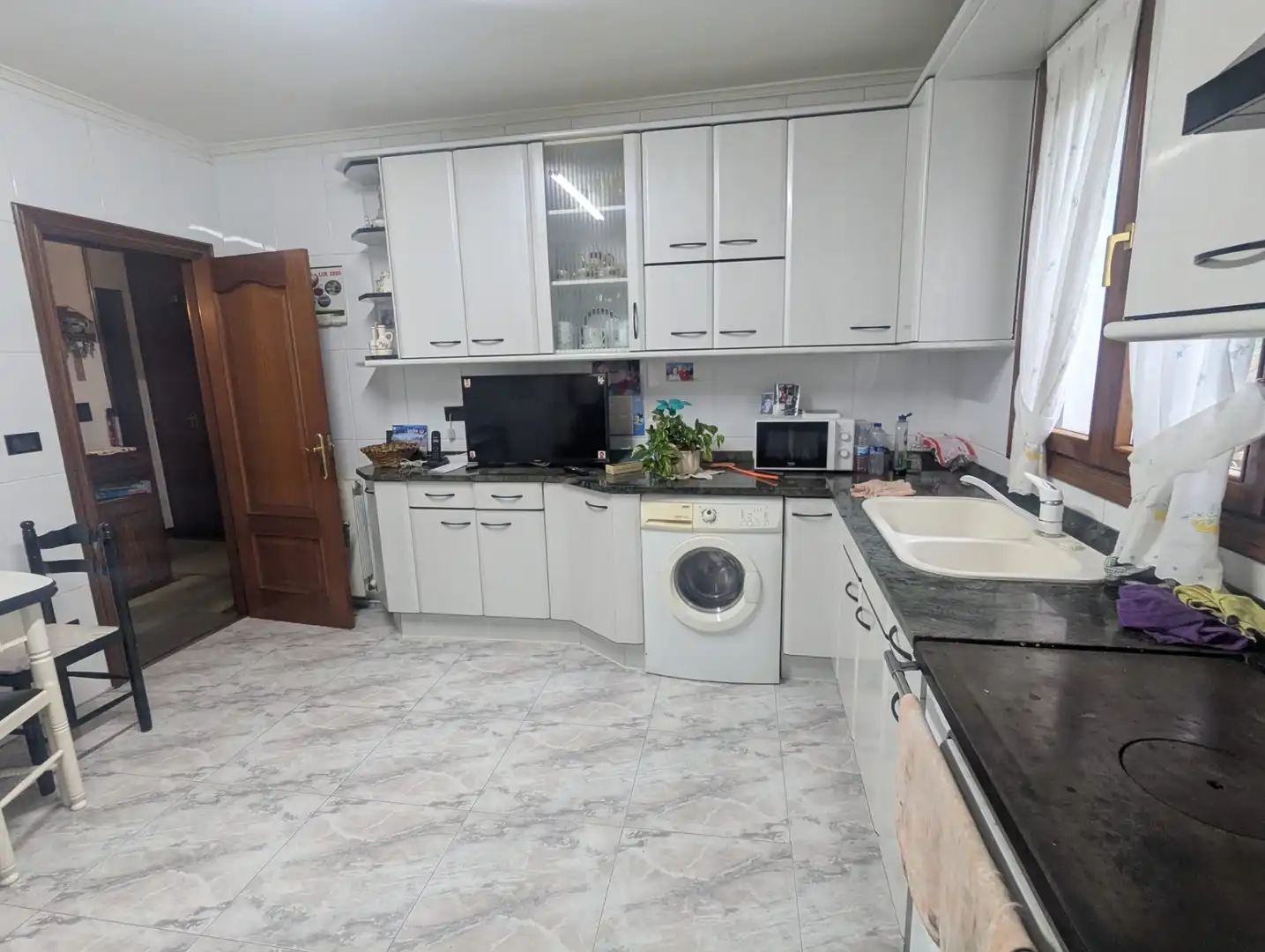 Cuina de Casa adosada en venda en Bedia amb Calefacció, Jardí privat i Traster