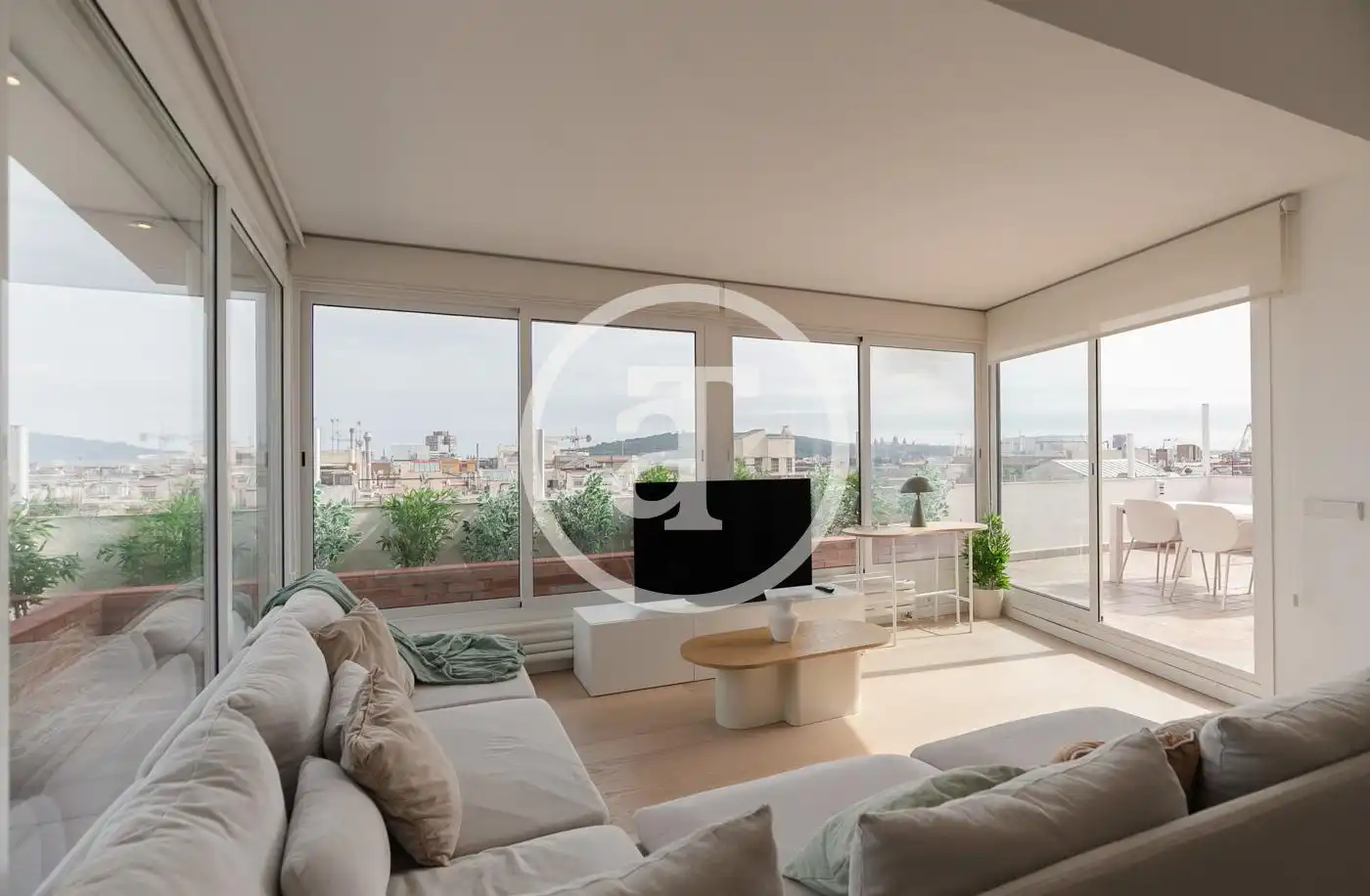 Sala de estar de Ático de alquiler en Barcelona con Aire acondicionado, Calefacción y Amueblado