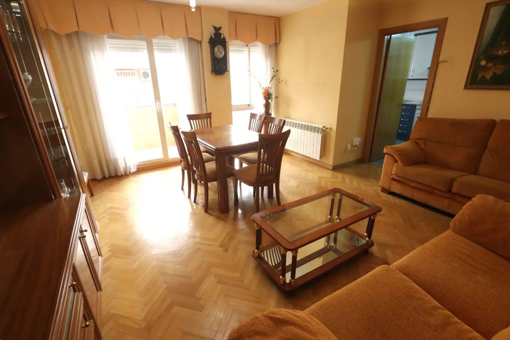 Living room of Flat for sale in Madrid  with Air Conditioner, Heating and Parquet flooring