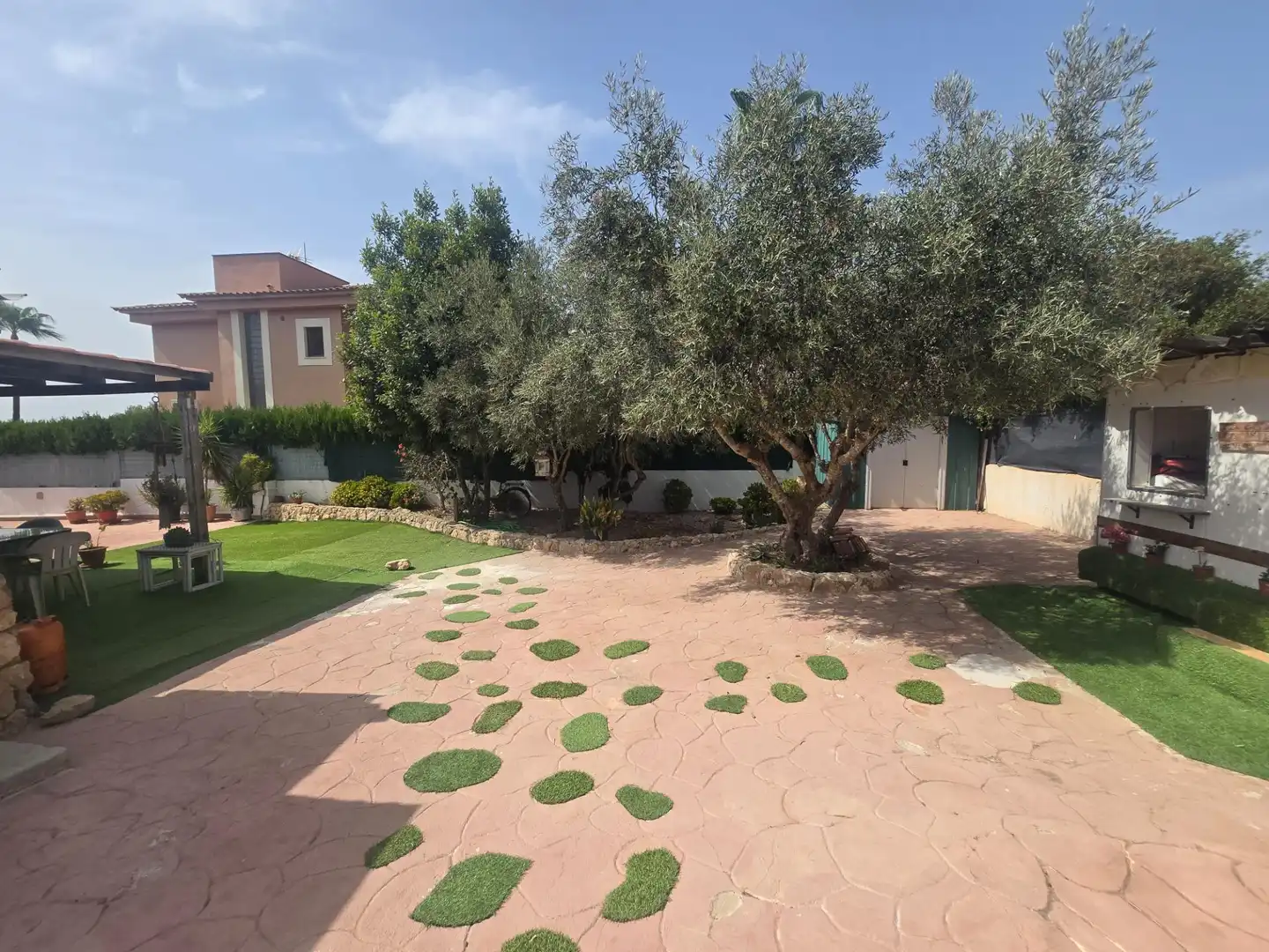 Houses for sale in Llucmajor  with Air Conditioner, Private garden and Storage room