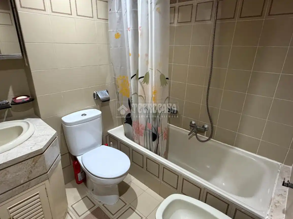 Baño de Piso en venta en Madrid con Aire acondicionado, Calefacción y Parquet