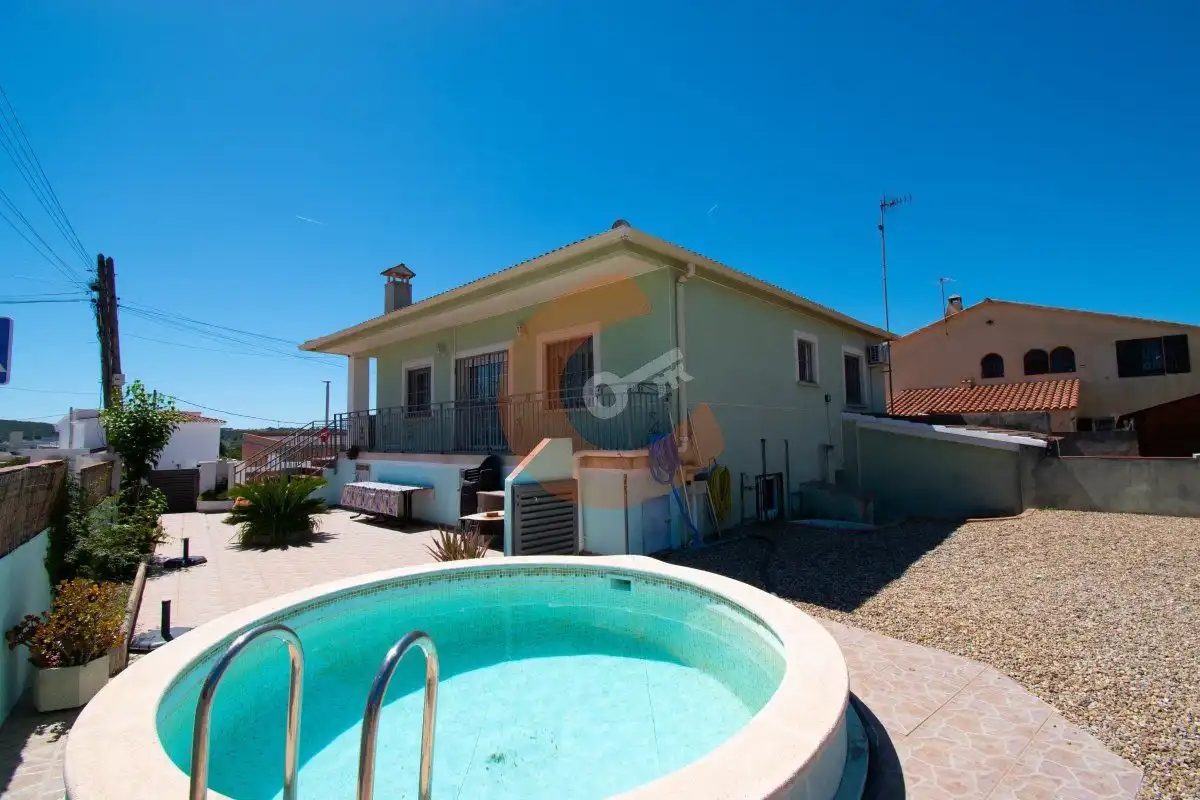 Vista exterior de Casa o xalet en venda en Santa Oliva amb Jardí privat, Terrassa i Traster