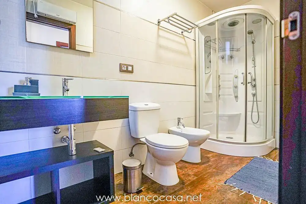 Baño de Casa o chalet en venta en Vimianzo con Calefacción, Trastero y Amueblado