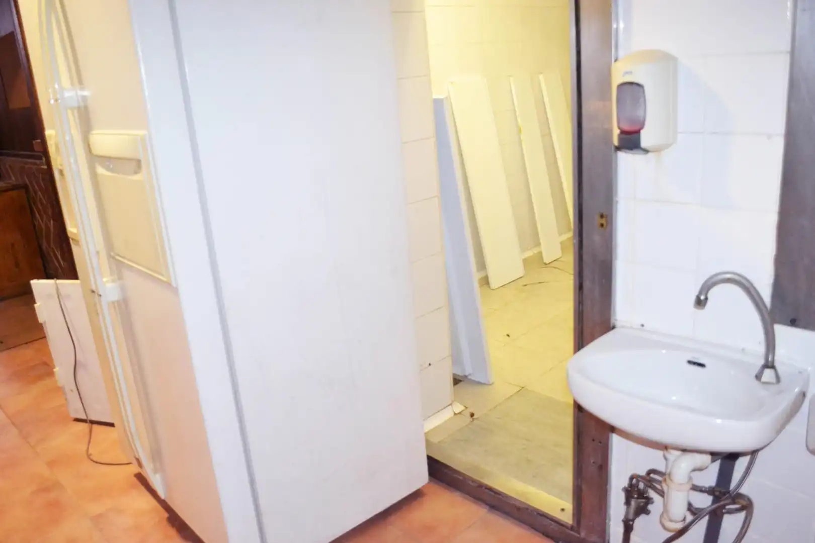 Baño de Local de alquiler en Algeciras con Aire acondicionado y Amueblado