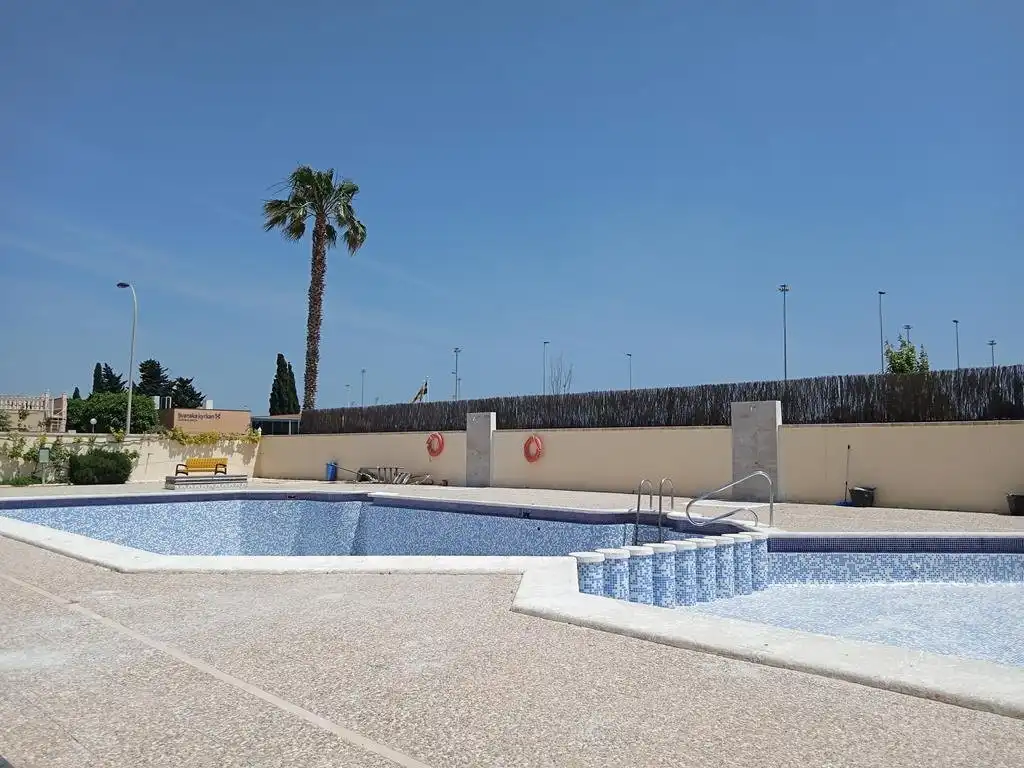 Duplex with pool for sale in N/A
