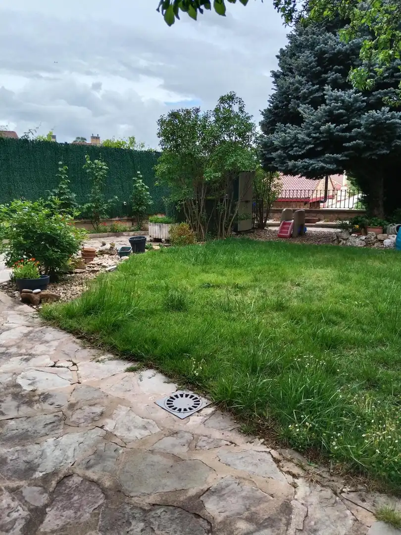 Casa adosada en venta en La Lastrilla  con Aire acondicionado, Calefacción y Jardín privado