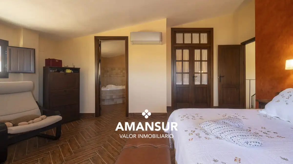 Dormitori de Casa o xalet en venda en Villarrasa amb Aire condicionat, Calefacció i Jardí privat