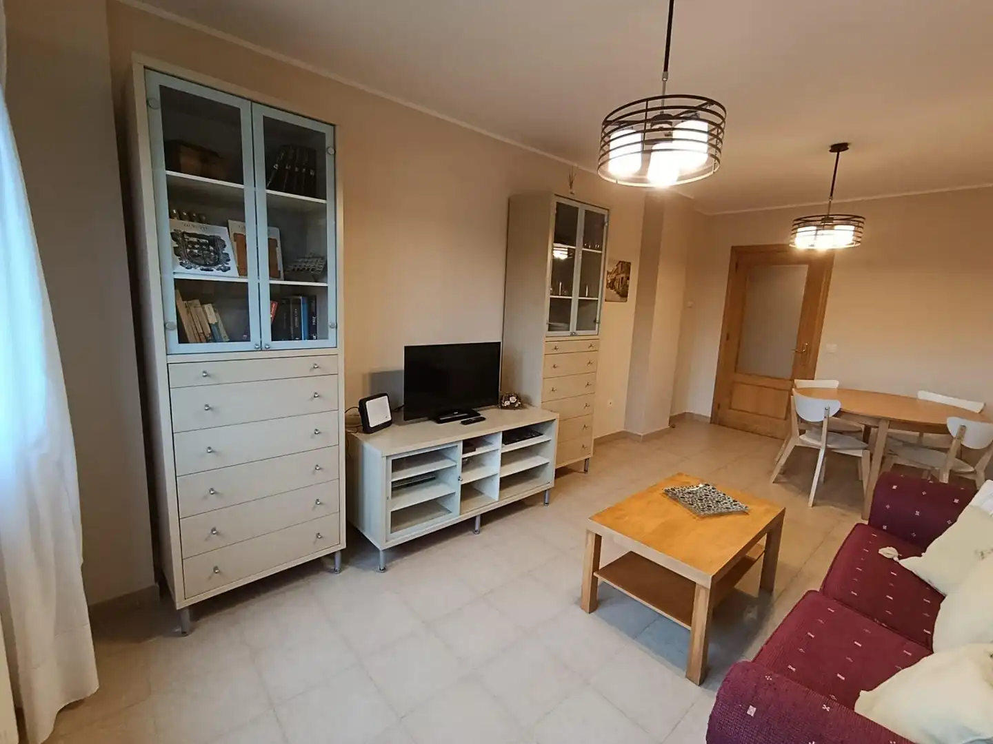Sala de estar de Piso en venta en Ribadedeva con Calefacción, Trastero y Amueblado