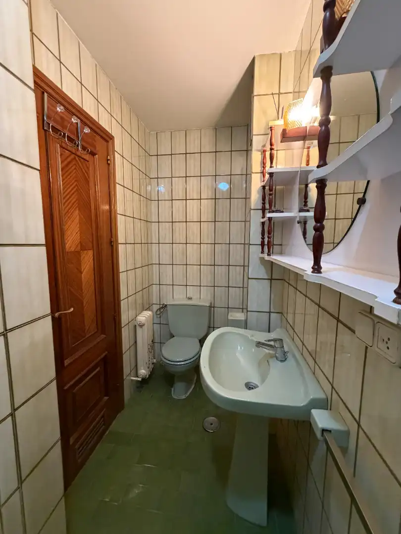 Bathroom of Flat for sale in Úbeda  with Air Conditioner, Heating and Storage room