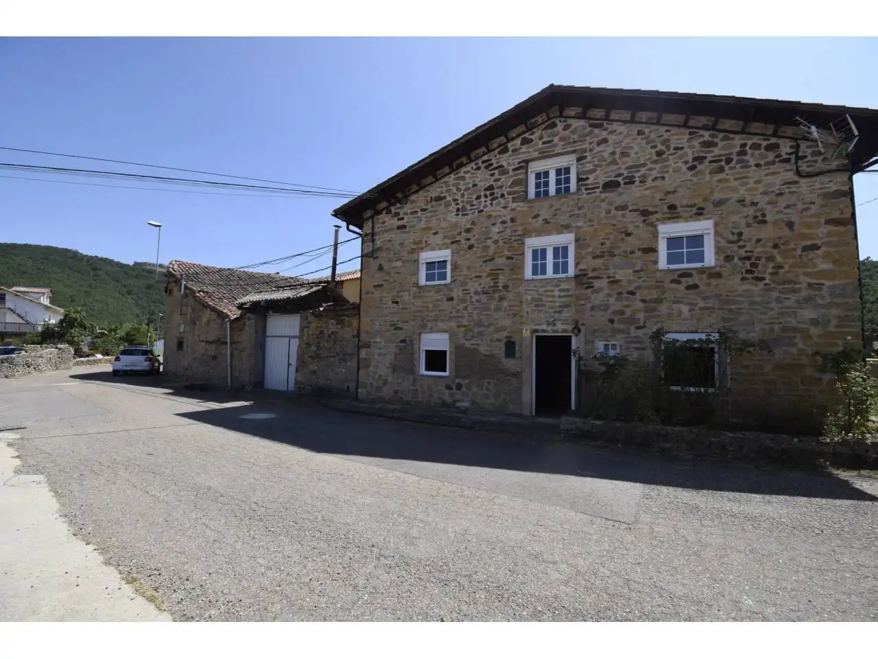 Vista exterior de Casa o xalet en venda en Boñar amb Calefacció
