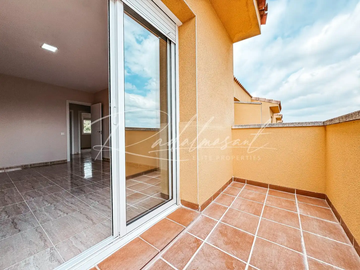 Terrasse von Einfamilien-Reihenhaus zum Verkauf in Alcover mit Privatgarten und Terrasse