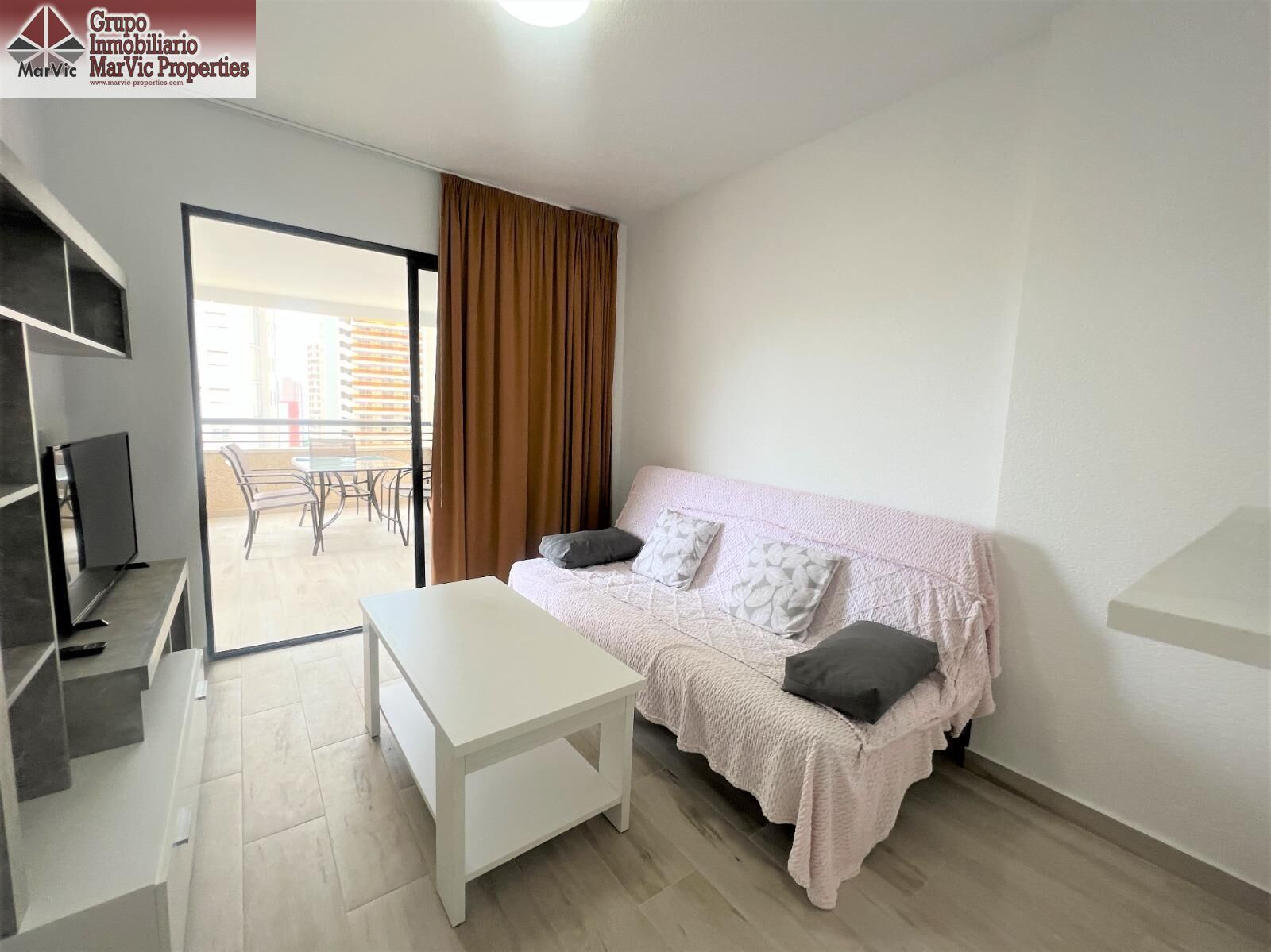 Bedroom of Flat for sale in Benidorm  with Air Conditioner, Terrace and Furnished