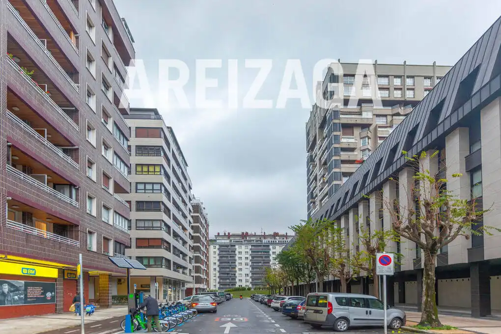 Piso en venta en Karlos I.a Hiribidea carlos, 30, Amara