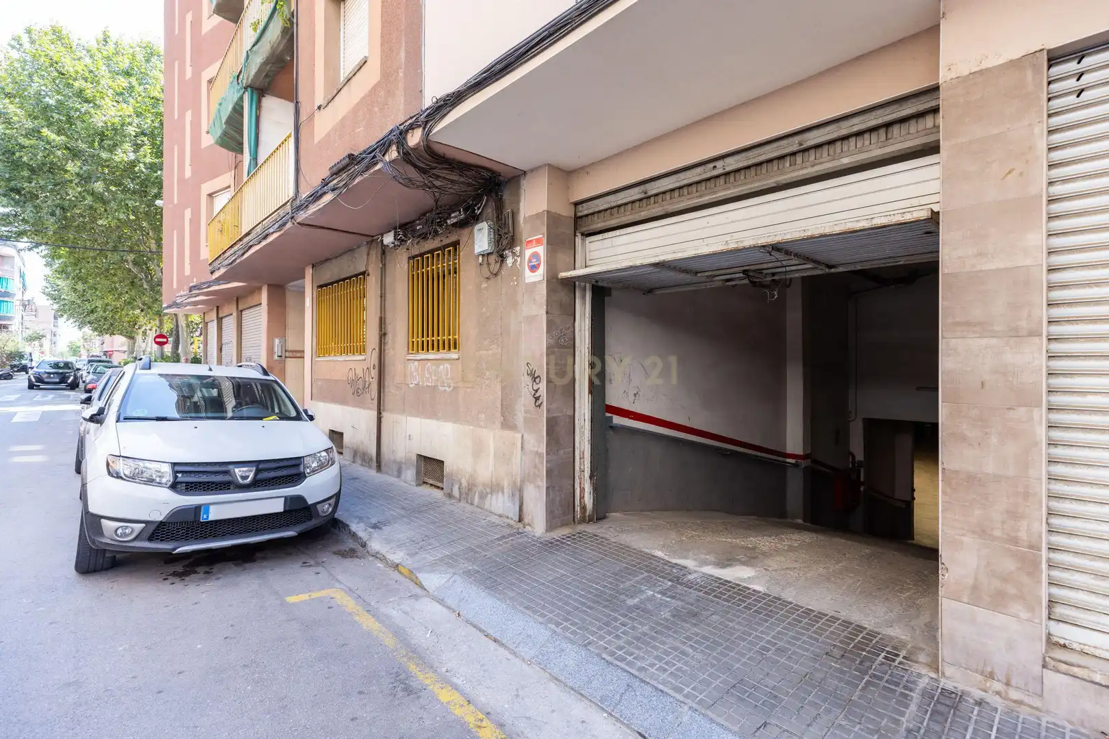 Parkplatz von Wohnungen zum Verkauf in Mollet del Vallès mit Klimaanlage