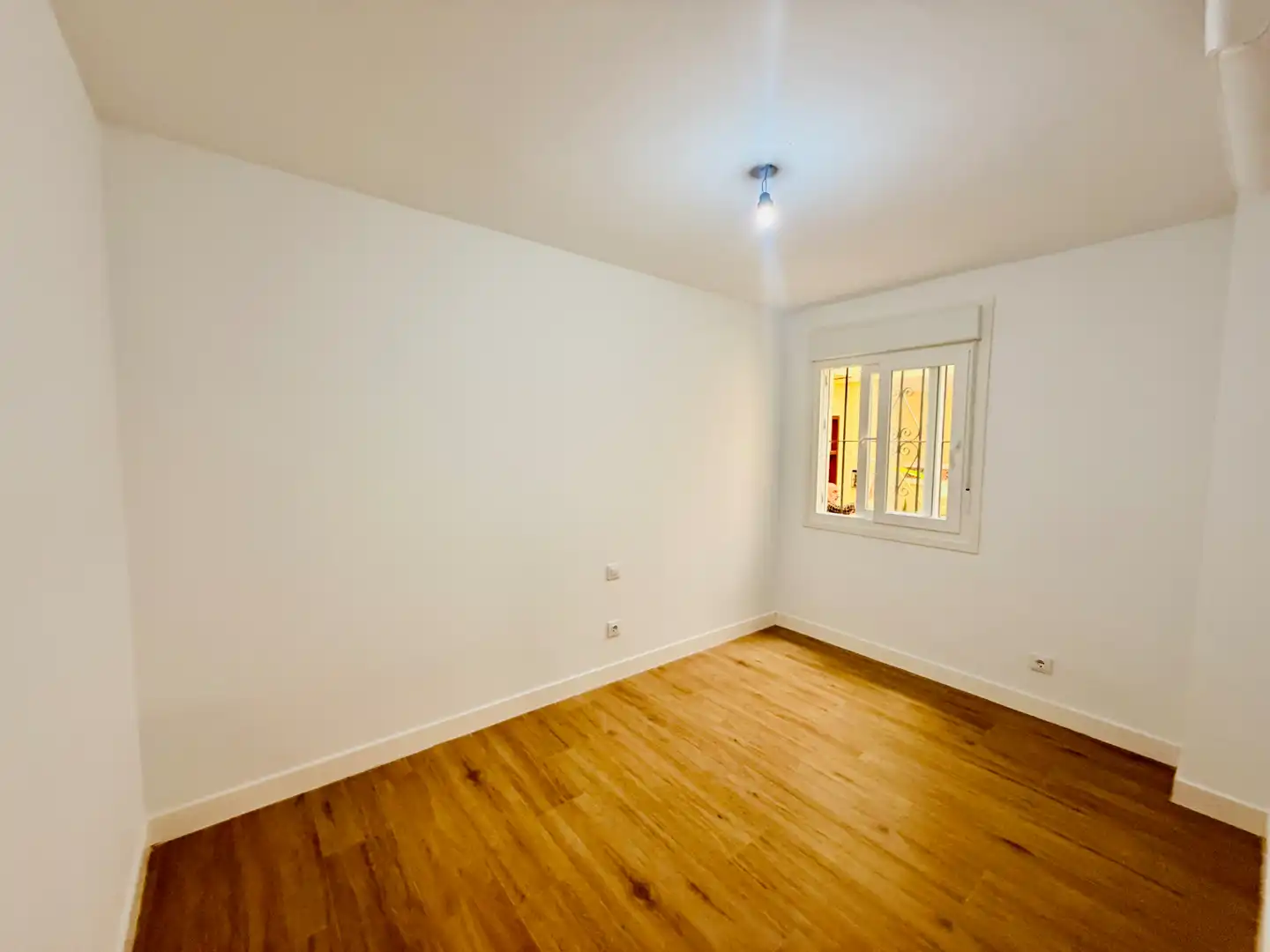 Dormitori de Pis en venda en Sevilla amb Aire condicionat, Parquet i Terrassa