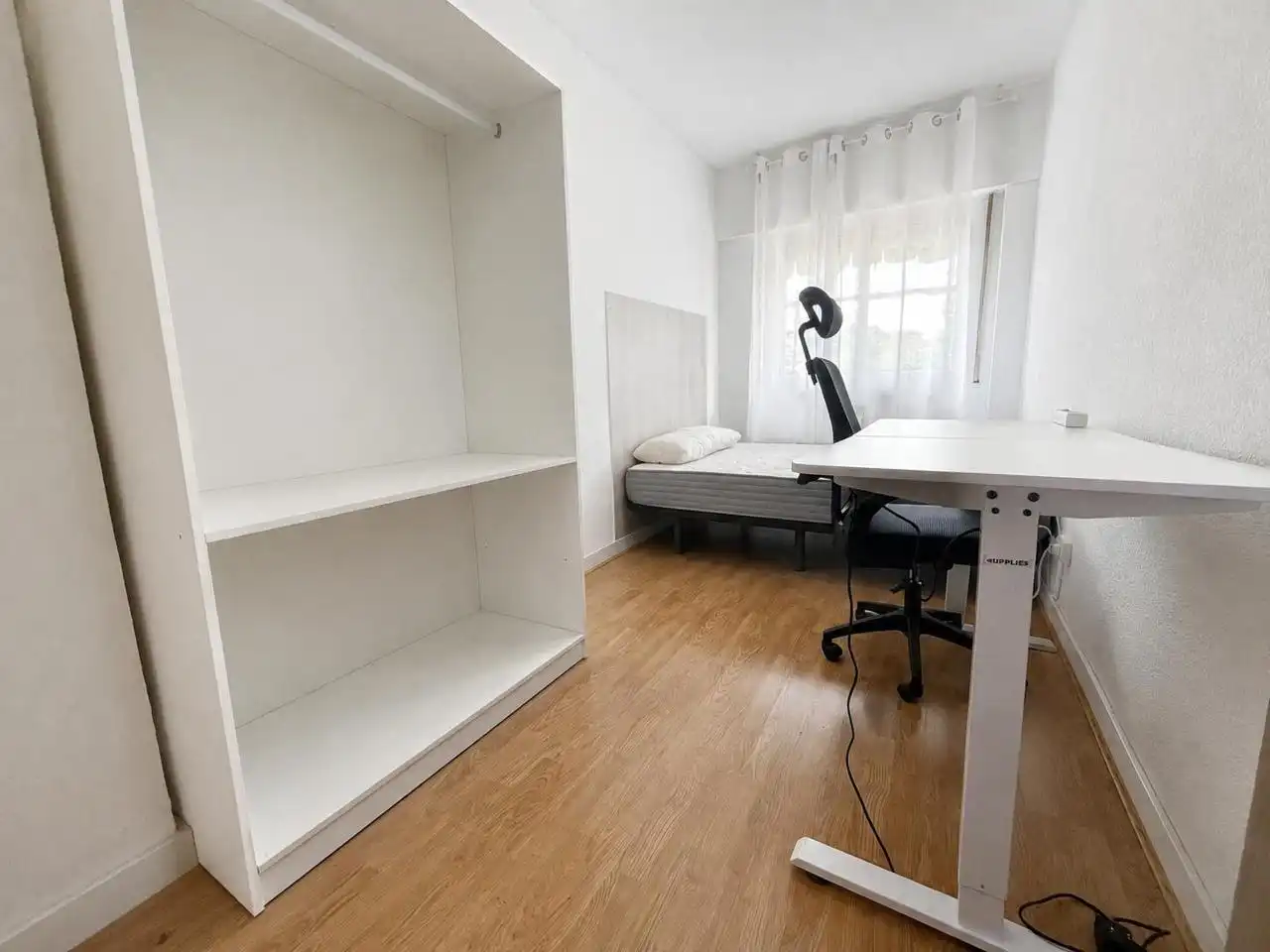 Schlafzimmer von Wohnung zur untervermieten in Madrid mit Heizung, Möbliert und Internet
