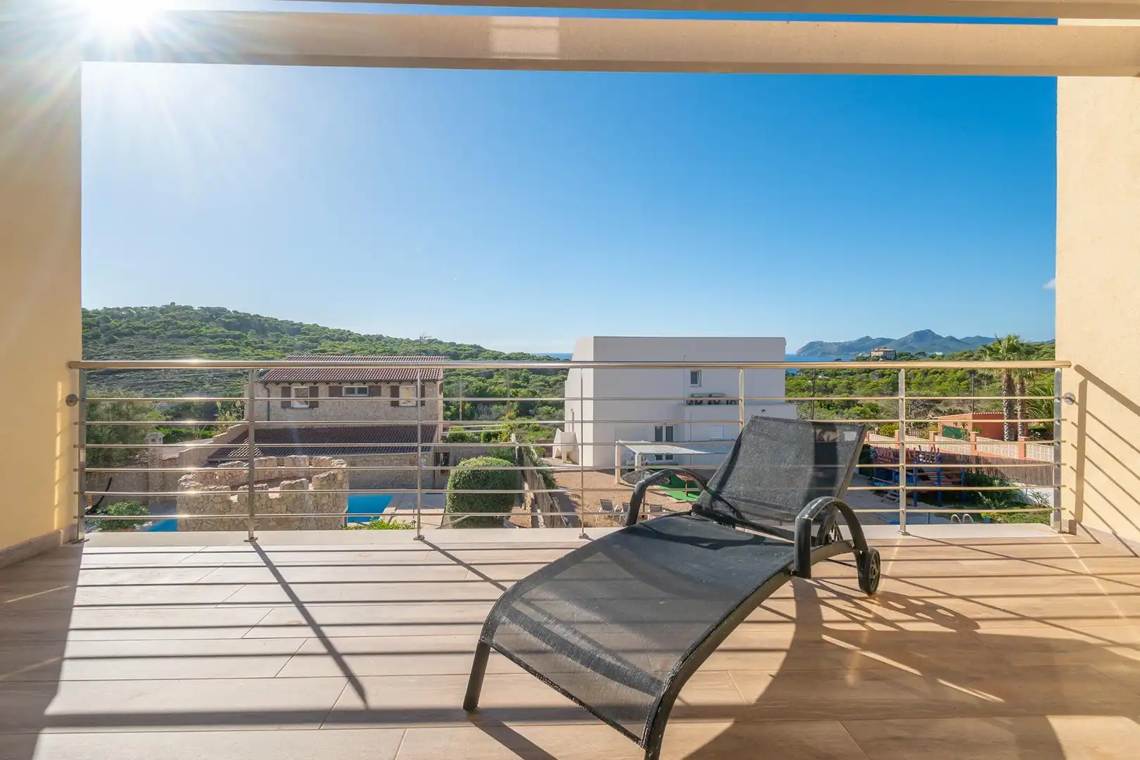Terrasse von Einfamilien-Reihenhaus zum Verkauf in Capdepera mit Klimaanlage, Privatgarten und Terrasse