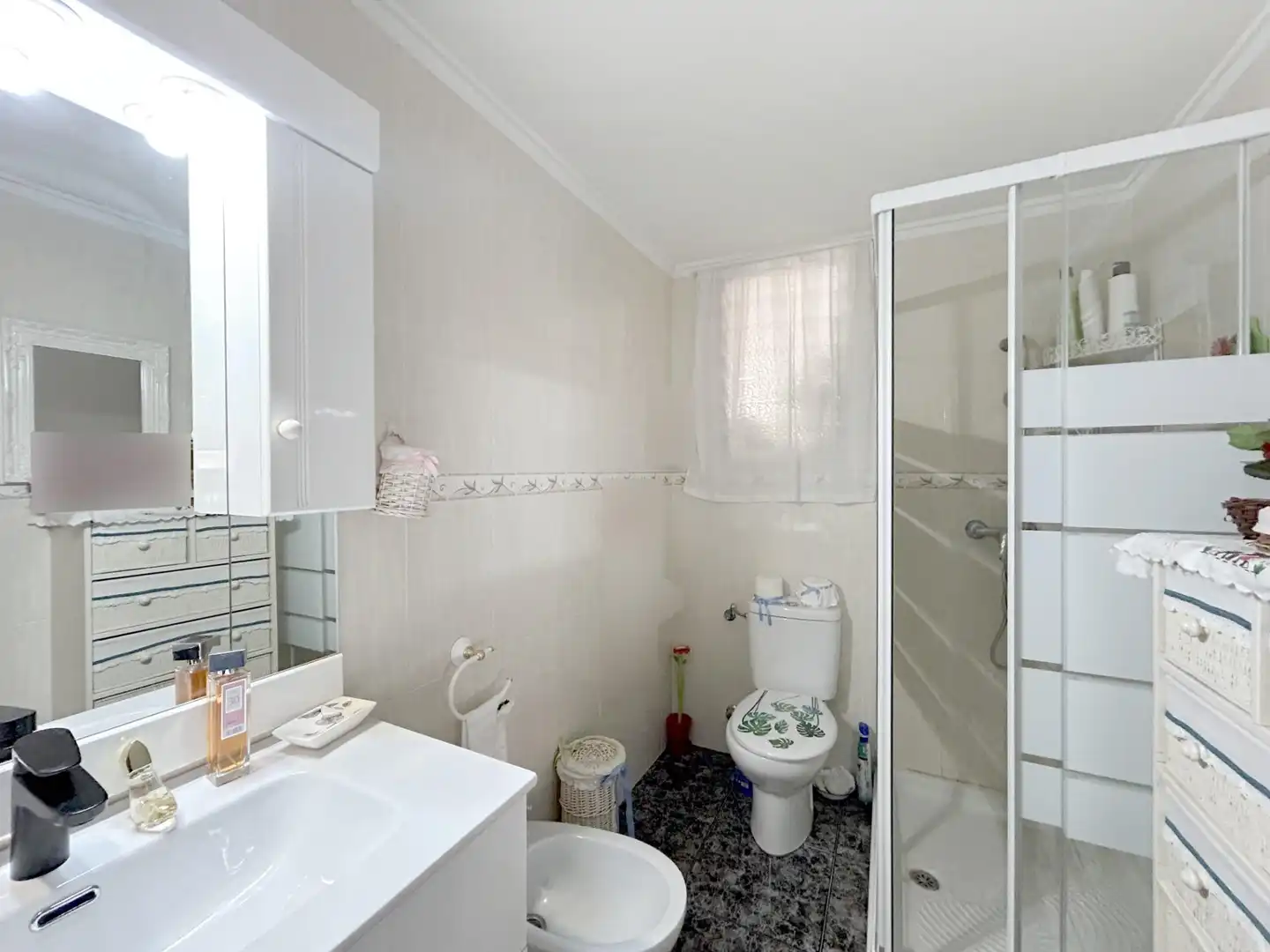 Baño de Piso en venta en Novelda con Aire acondicionado, Trastero y Alarma