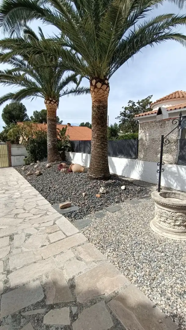 Terrassa de Casa o xalet en venda en Mont-roig del Camp amb Aire condicionat, Calefacció i Jardí privat