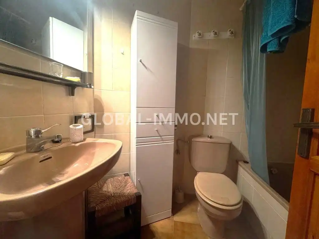 Bany de Apartament en venda en Roses amb Aire condicionat, Calefacció i Terrassa