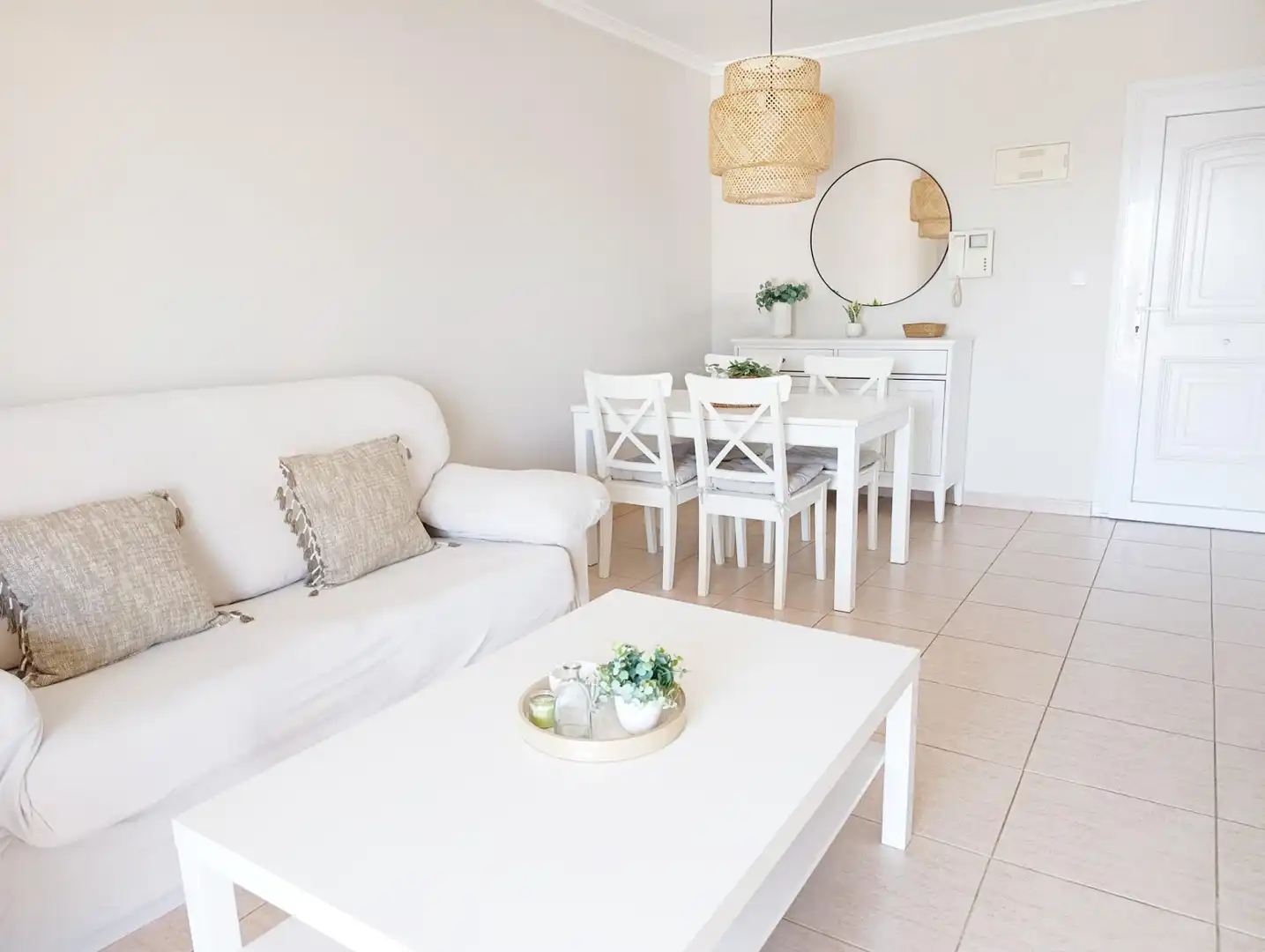 Sala de estar de Apartamento de alquiler en Dénia con Aire acondicionado, Calefacción y Jardín privado