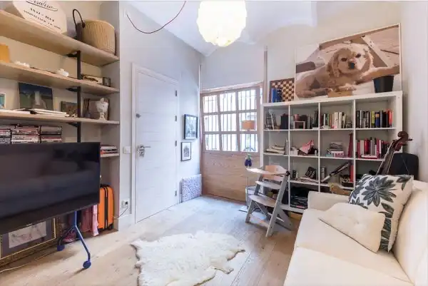 Wohnzimmer von Erdgeschoss zum Verkauf in Barcelona mit Klimaanlage, Heizung und Parkett