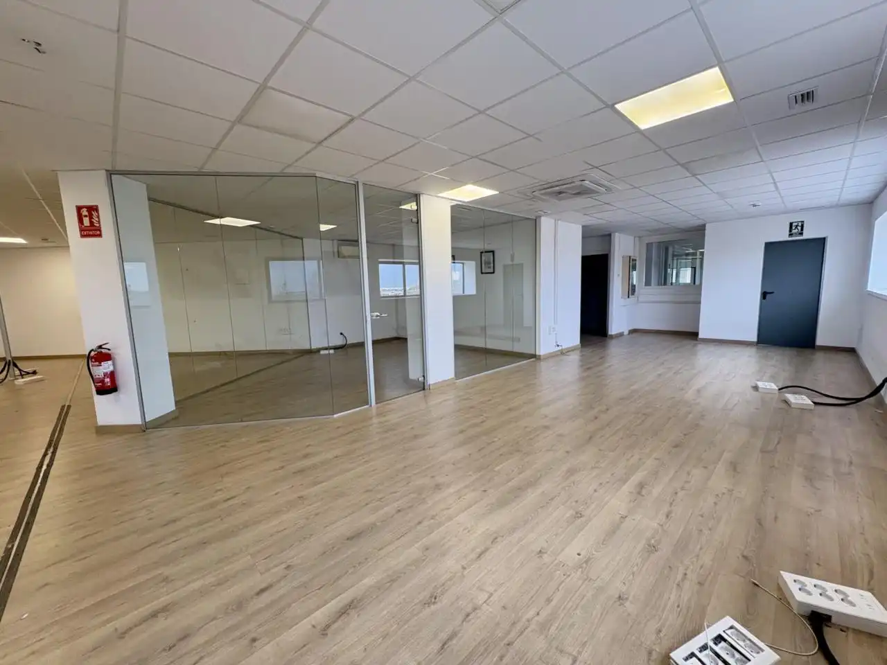 Nave industrial de alquiler en El Prat de Llobregat con Calefacción y Alarma