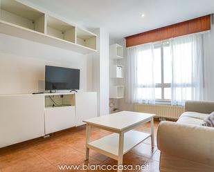 Sala d'estar de Pis de lloguer en Carballo amb Calefacció