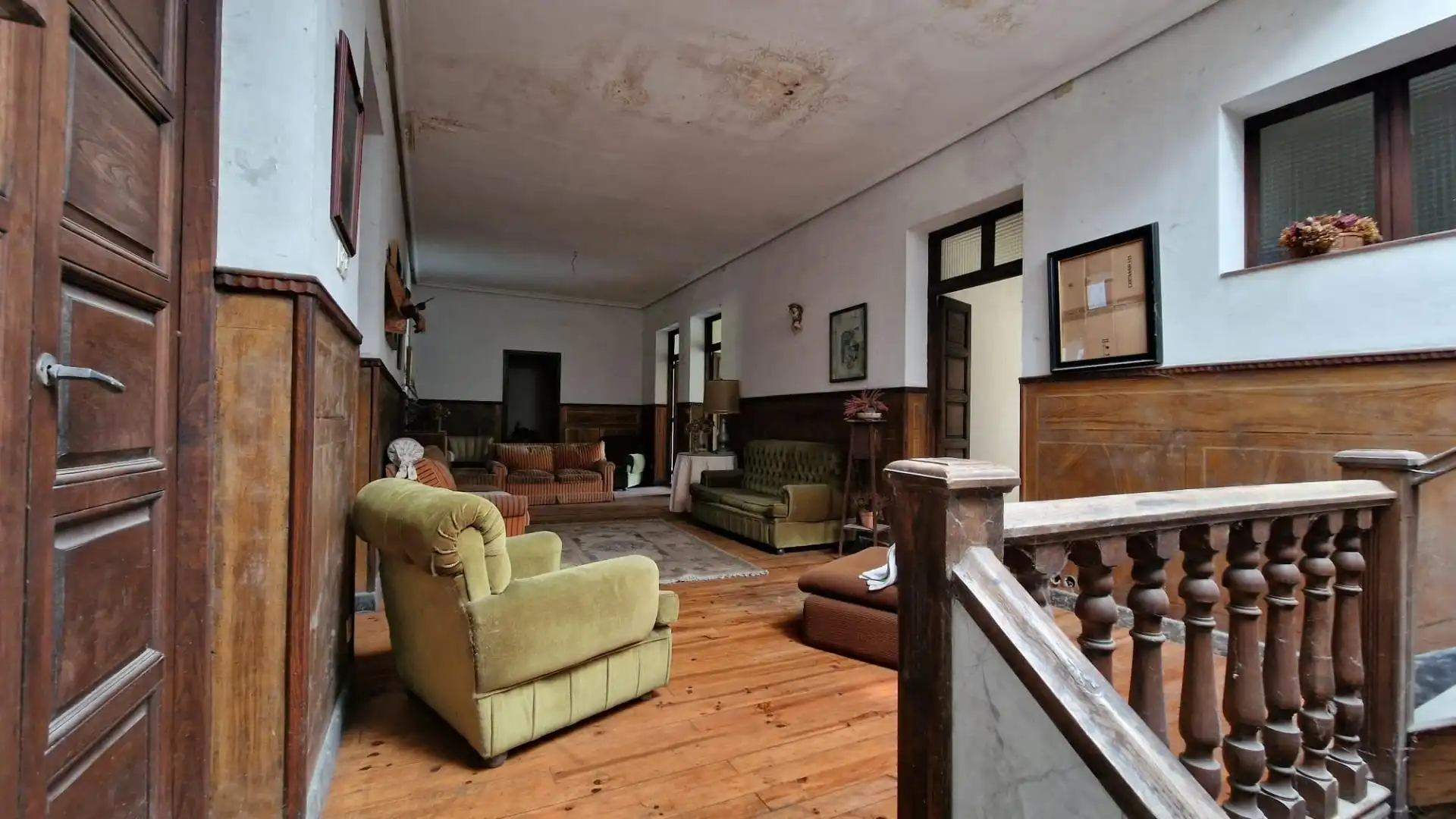 Sala d'estar de Finca rústica en venda en Lena amb Jardí privat, Terrassa i Balcó